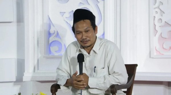 Pesan Gus Baha: Umat Islam Banyak Baca Al-Qur'an Meski Tak Paham Artinya