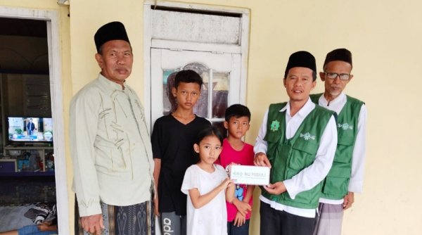 MWC NU Kedokanbunder Beri Santunan Yatim dan Dhuafa dalam Program Mahabbah Ramadhan