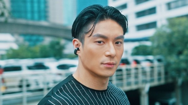 Menikmati Musik Menggunakan Bose Ultra Open Earbuds Jadi Cara Efektif Meredakan Stres Saat Mudik