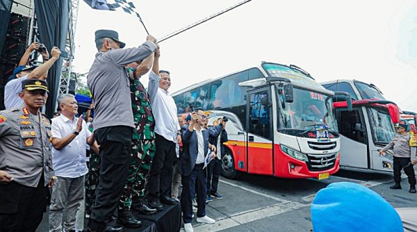 Pemkot Bandung Lepas 2.034 Orang Pemudik Gratis di Terminal Cicaheum