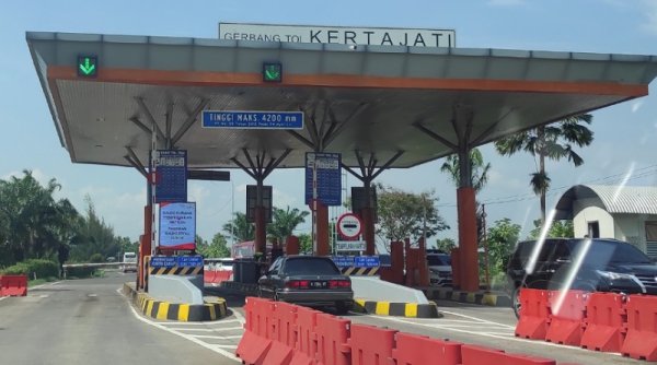 Lancar Jaya! Arus Mudik Lebaran 1445 H di Tol Cisumdawu Tetap Lancar Siang Ini