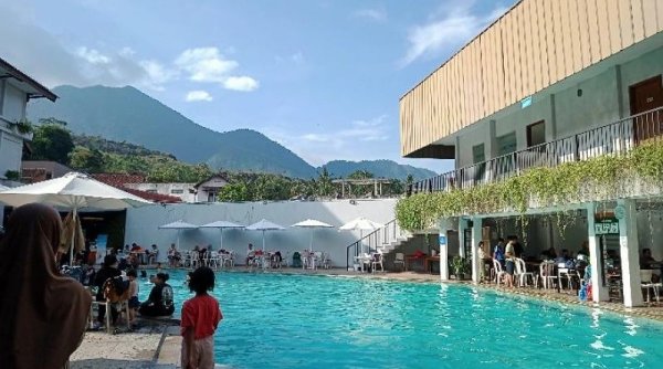 Belum Banyak Orang Tahu, Ternyata Ini Manfaat Kolam Terapi di Tirtagangga Hot Spring Resort