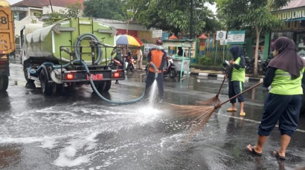 DLH Bojonegoro Kerahkan Tenaga Kebersihan Selama Libur Lebaran Idul Fitri 1445 H