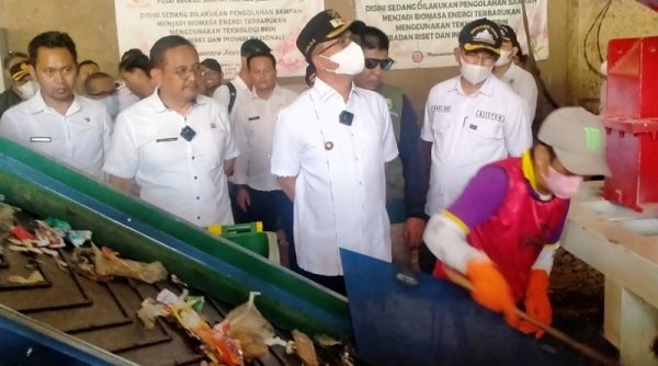 Masalah Sampah di Kab. Bandung, Bupati, "Tentu ini harus dijawab secara produktif"