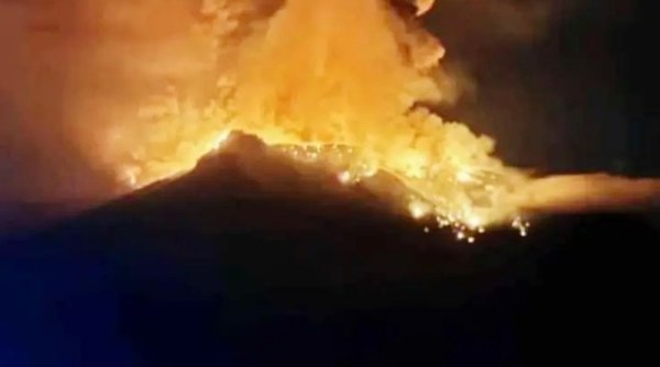 Terjadi Erupsi, Status Gunung Ruang Naik Menjadi Awas: PVMBG Merekomendasikan Evakuasi