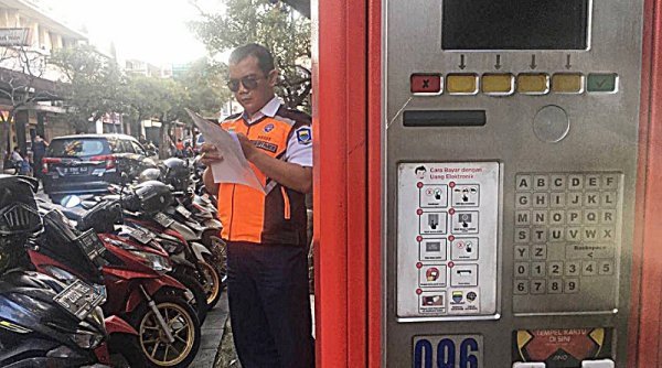 Dishub Kota Bandung Minta Peran Serta Seluruh Elemen untuk Atasi Parkir Liar