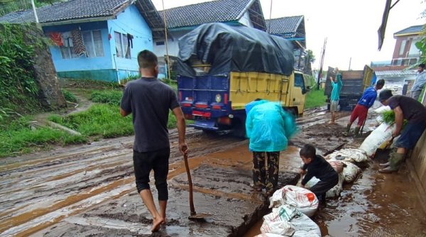 Banjir Bandang di Kertasari Telan Satu Korban Meninggal, BPBD Kab. Bandung Gerak Cepat ke Lokasi