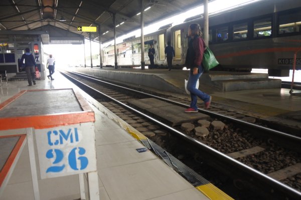 Kereta Cepat Whoosh dan Jadwal Terbaru Kereta Api Feeder PT KAI Daop 2: Inovasi Transportasi di Bandung, Jawa Barat