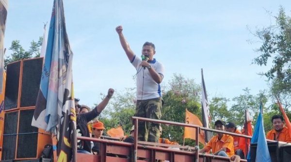 Massa Buruh Jatim Sebut Khofifah Tak Layak Gubernur 2 Periode