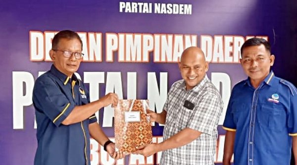 Buktikan Maju di Pilkada Agam 2024, Amril Jambak Daftar Diri ke 3 Parpol