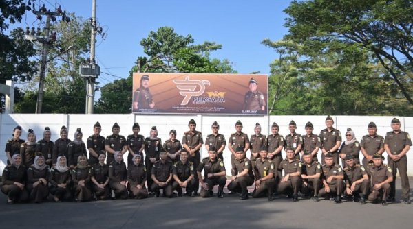 Kejari Cianjur Peringati "HUT PERSAJA ke 73" dengan Kegiatan Bakti Sosial