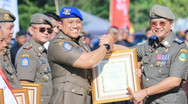 Buktikan dengan Kinerja, Satpol PP Kota Bandung Diganjar 10 Penghargaan