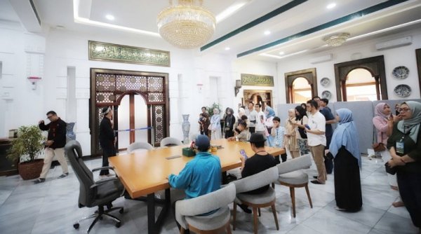 Wisatawan yang Datang ke Pendopo Antusias Mengenal Sejarah Kota Bandung
