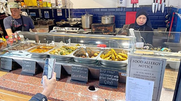 Menikmati Masakan BaliBali Restaurant Milik Esti Wanita Asal Tasik di Pecinan London