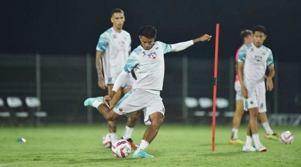 Jelang Lawan Bali United, Persib Jajal Lapangan di Training Center