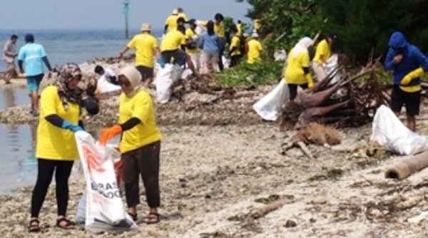 Pulau Pramuka Tanpa Sampah Setelah FIFGROUP bersama Masyarakat Bersihkan Pantai