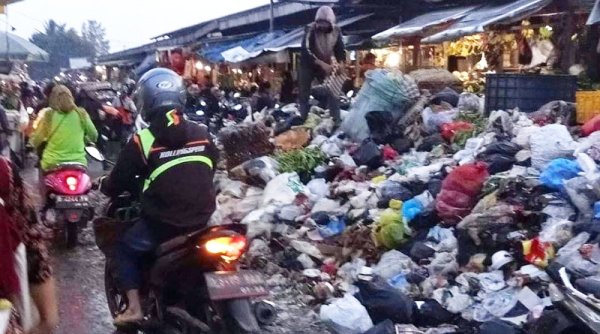 Sampah Tak Kunjung di Angkut di Sejumlah Titik, Ternyata Ini Alasannya