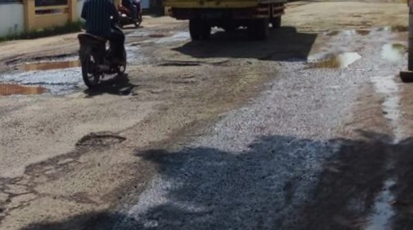 Jalan Menuju Pangalengan Rusak Parah, Mengganggu Perekonomian Warga dan Akses Pariwisata