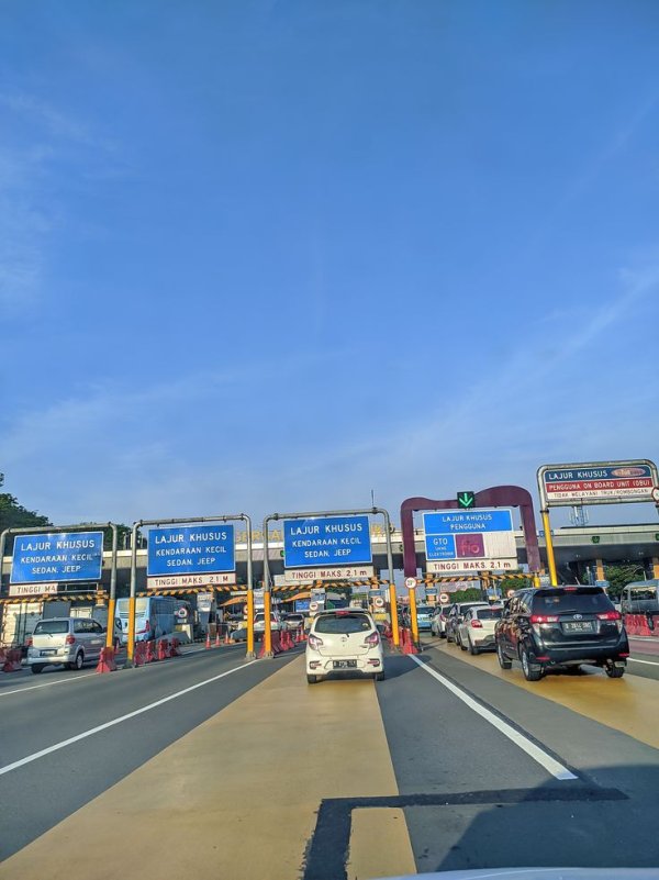 Pengguna Jalan Tol Wajib Daftar Aplikasi MLFF Cantas