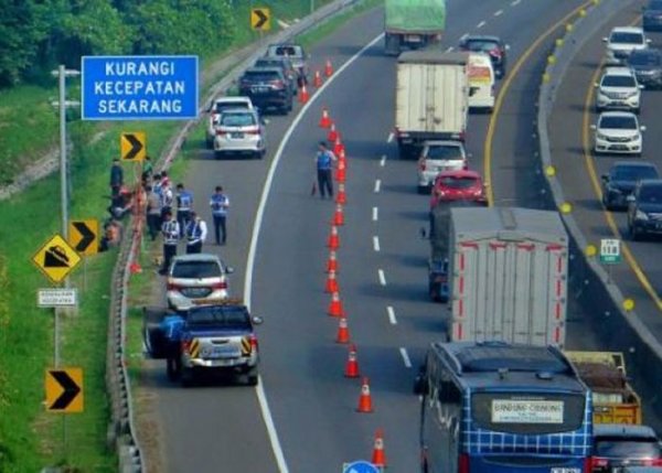 Rekayasa Lalu Lintas di Tol Cipularang untuk Antisipasi Konvoi 'Mapag Persib'
