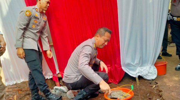 Polresta Bandung Kembali Bangun Rumah Warga di Desa Mekarlaksana Ciparay