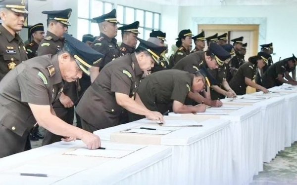 Kajati Jabar Lantik 16 Pejabat Eselon III, Diantaranya Kajari Kabupaten Bandung