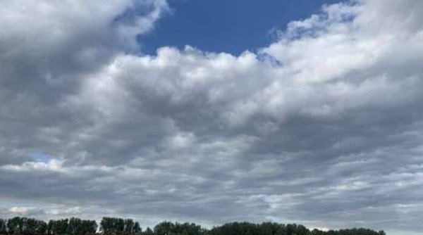 Cuaca Berawan dan Lembap di Cimahi, Potensi Hujan Sore Ini