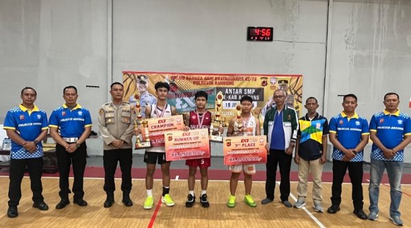 Turnamen Bola Basket Resmi Ditutup Polresta Bandung, SMP 1 Baleendah Juara Umum