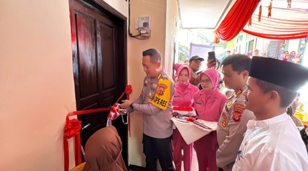 Kapolresta Bandung Kembali Meresmikan Rutilahu Menjadi Rumah Layak Huni