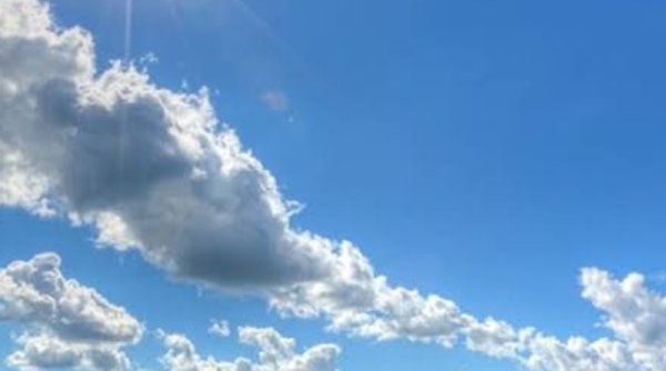 Prakiraan Cuaca Cimahi, 24 Juni 2024: Berawan dengan Suhu Maksimal 32°C