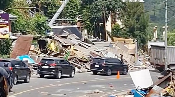 80 Menolak, 300 Pedagang di Jalan Raya Puncak Bogor Siap Direlokasi