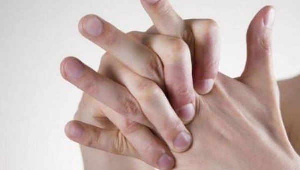 Penelitian Terbaru: Membunyikan Jari Tidak Menyebabkan Radang Sendi