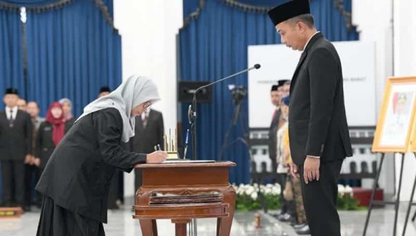 Seremonial Pengukuhan PNS Jabar Mengantar Era Baru Pelayanan Publik Unggul