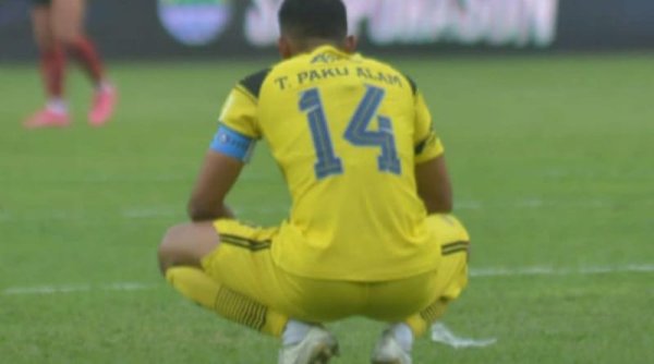 Pelatih Kiper Persib Bandung, Luizinho Passos, Berikan Isyarat Masa Depan Teja Paku Alam