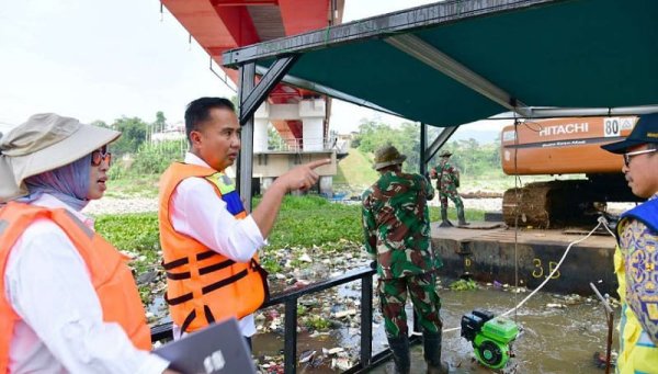 Penjabat Gubernur Jawa Barat Ungkap Kendala Pembersihan Sungai Citarum