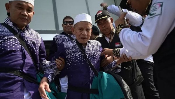 Jemaah Haji Gelombang Pertama Dipulangkan dari Bandara Jeddah dan Madinah Ke Tanah Air