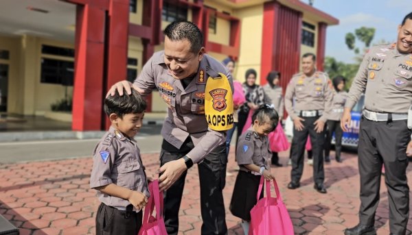 Polisi Sahabat Anak, Meningkatkan Kesadaran Lalu Lintas Sejak Dini