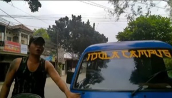 Insiden Kontroversial di Bogor: Sopir Angkot Melawan Arus dan Mengamuk di Jl. Baru Puspanegara