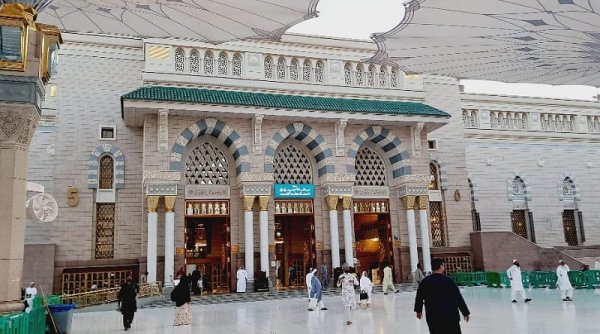 Alternatif Ibadah Arbain: KH Achmad Shampton Sarankan Salat Qadha di Madinah