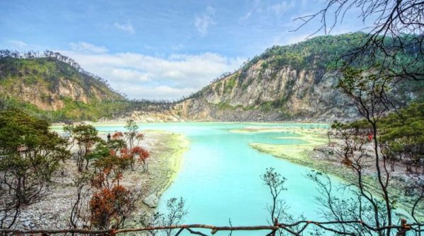 Kawah Putih, Tempat Terdingin di Jawa Barat yang Mencuri Perhatian