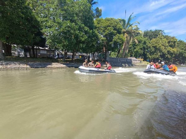 Cegah Pembuangan Limbah Rumen, Pemkot Surabaya Terjunkan Tim Gabungan Sisir Kalimas