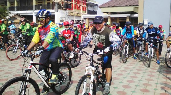 Lima Olahraga Minggu Pagi yang Sehat dan Menyenangkan