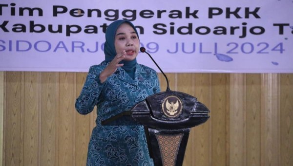 Pelatihan Melukis Produk Kerajinan Tangan untuk Kader PKK Sidoarjo