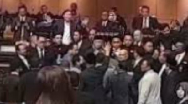 Insiden Perebutan Palu Sidang di Rapat Paripurna ke-12 DPD RI