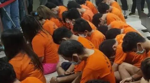Polres Metro Jakarta Barat Tangkap 29 Pemain Judi dan Selebgram Promotor Judi Online