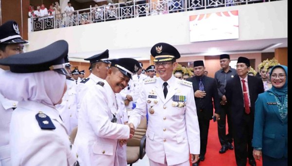 Pengukuhan 172 Kepala Desa di Kabupaten Bekasi: Strategi Perpanjangan Masa Jabatan untuk Stabilitas Menjelang Pilkada 2024