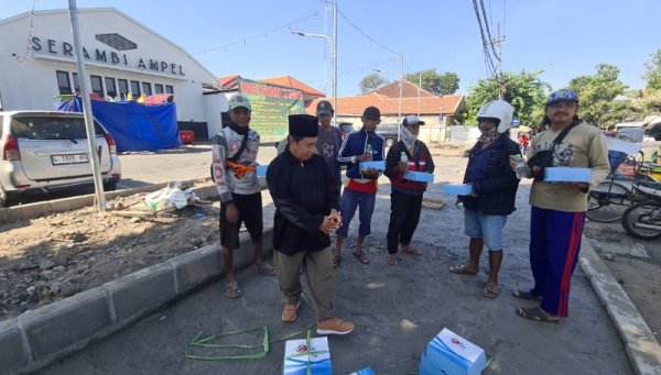 Aliansi Madura Indonesia "Lakukan Jum'at Berkah" Wujud Peduli Untuk Sesama