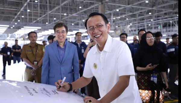 Pj Bupati Bekasi Hadiri Peluncuran Kona Electric oleh PT. HMMI di Kawasan GIIC