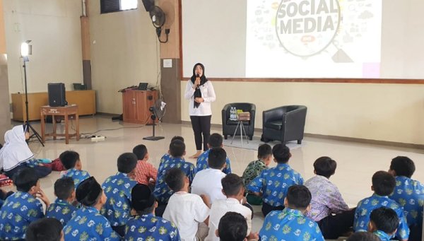Polisi Edukasi Bijak Bermedia Sosial di MPLS