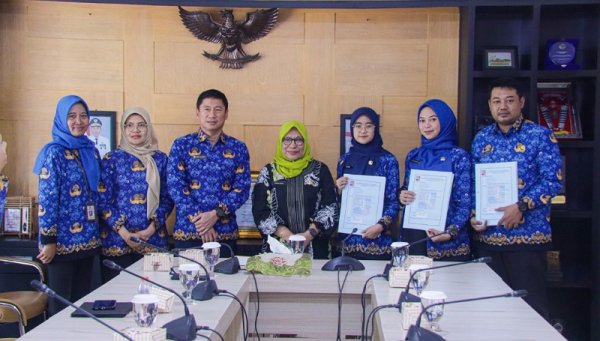 Pemkot Bogor Serahkan SK PPPK kepada Tiga Pegawai Baru
